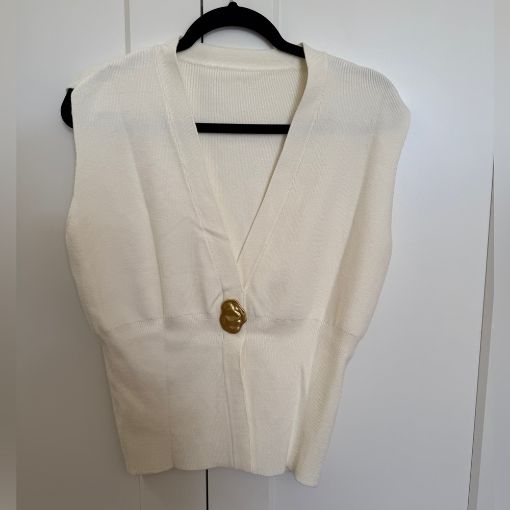 New Commense Cream Knit Sleeveless Top – Size Small